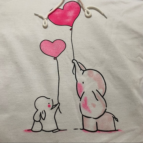 Cropped 3/4 Sleeve Hoodie with Adorable Bunny & Elephant Design - Picture 6 of 14